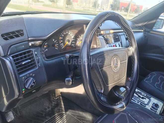 Mercedes E 240 1999, 555,000 km - 2.4 l - Bakı
