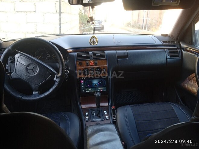 Mercedes E 200 1996, 231,523 km - 2.0 l - Bakı