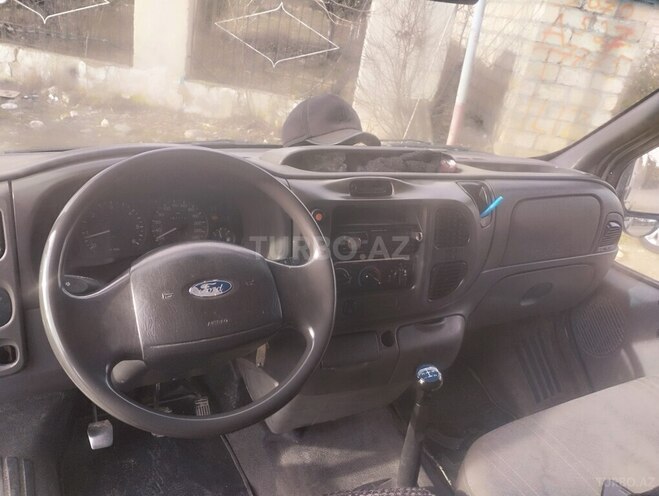 Ford Transit 2000, 245,000 km - 2.4 л - Quba