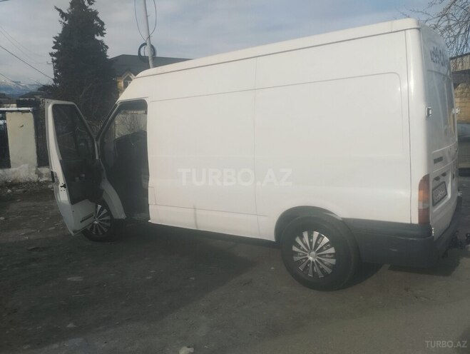 Ford Transit 2000, 245,000 km - 2.4 л - Quba