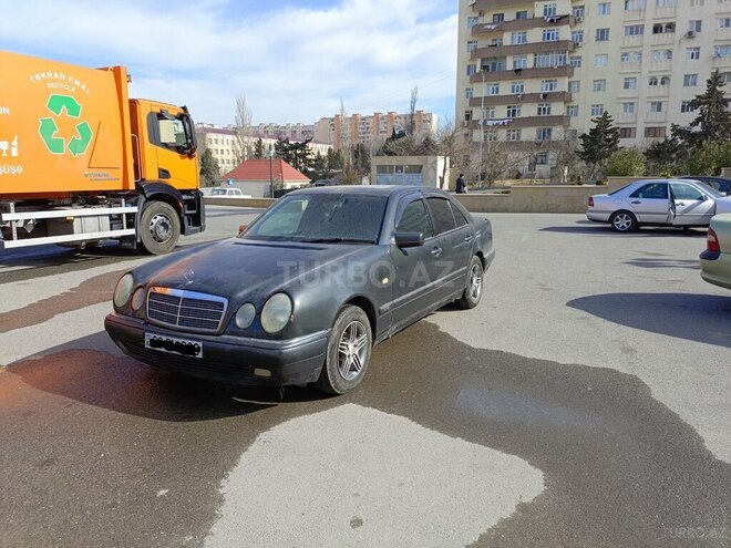 Mercedes E 230 1995, 365,600 km - 2.3 l - Bakı