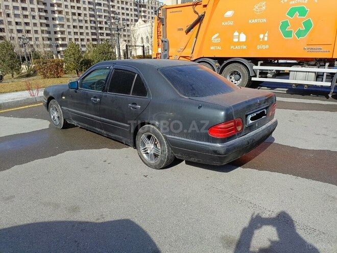Mercedes E 230 1995, 365,600 km - 2.3 l - Bakı