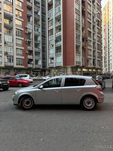 Opel Astra 2006, 224,000 km - 1.4 л - Bakı