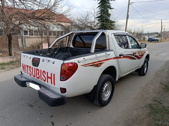 Mitsubishi L200 2008, 374,100 km - 2.5 l - Qusar