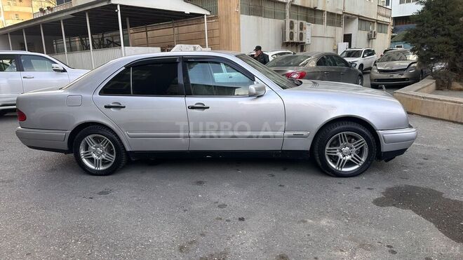 Mercedes E 230 1997, 295,000 km - 2.3 л - Bakı