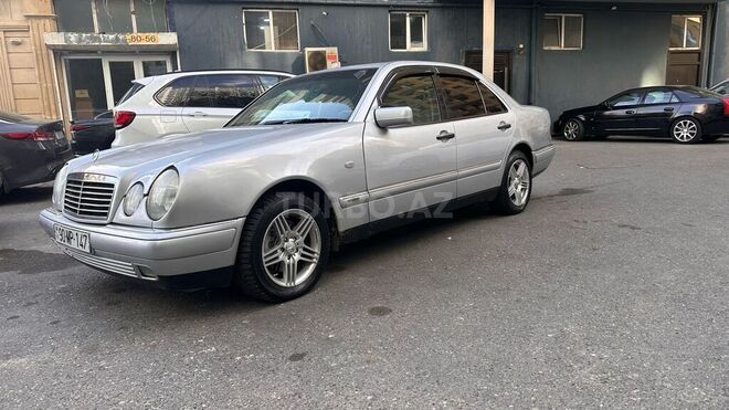 Mercedes E 230 1997, 295,000 km - 2.3 л - Bakı