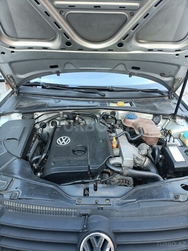 Volkswagen Passat 2004, 360,493 km - 1.8 л - Bakı