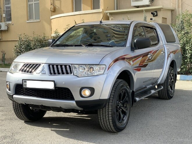 Mitsubishi L200 2012, 166,917 km - 2.5 l - Bakı