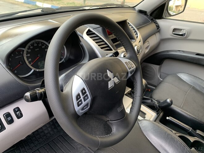 Mitsubishi L200 2012, 166,917 km - 2.5 l - Bakı