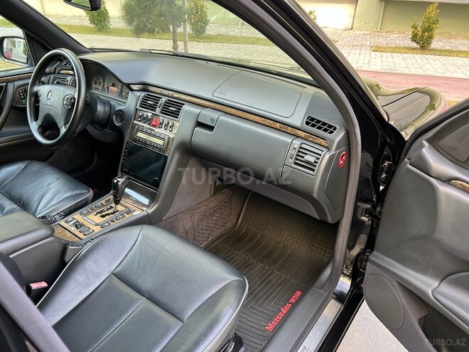 Mercedes E 320 2000, 256,000 km - 3.2 l - Bakı