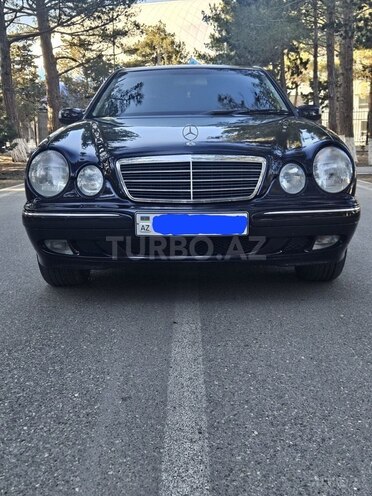 Mercedes E 220 2001, 332,000 km - 2.2 l - Sumqayıt