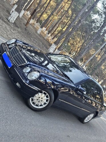 Mercedes E 220 2001, 332,000 km - 2.2 l - Sumqayıt