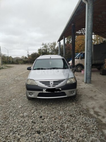 Dacia Logan 2009, 40,000 km - 1.5 l - Quba