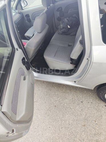 Dacia Logan 2009, 40,000 km - 1.5 l - Quba
