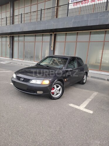 Opel Vectra 1996, 300,000 km - 1.6 l - Sumqayıt