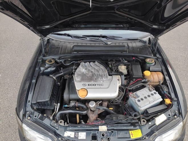 Opel Vectra 1996, 300,000 km - 1.6 l - Sumqayıt