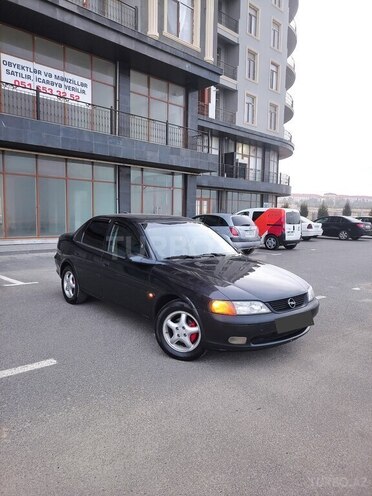 Opel Vectra 1996, 300,000 km - 1.6 l - Sumqayıt