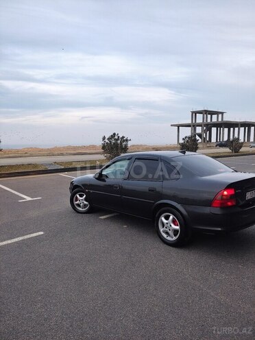 Opel Vectra 1996, 300,000 km - 1.6 l - Sumqayıt