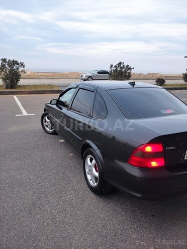 Opel Vectra 1996, 300,000 km - 1.6 l - Sumqayıt