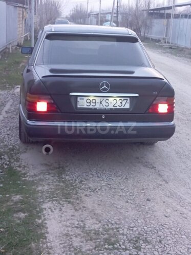 Mercedes E 250 1991, 259,754 km - 2.5 л - Biləsuvar