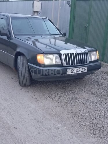 Mercedes E 250 1991, 259,754 km - 2.5 л - Biləsuvar