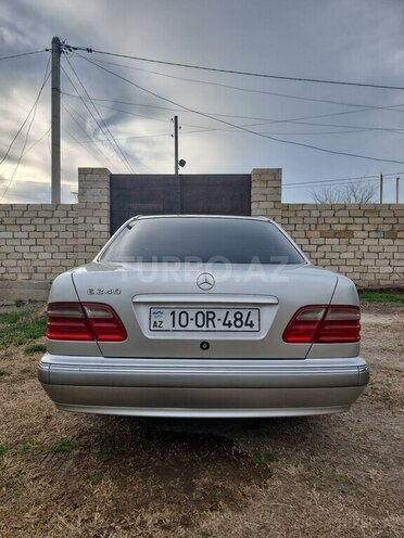 Mercedes E 240 2000, 226,000 km - 2.4 l - Bərdə