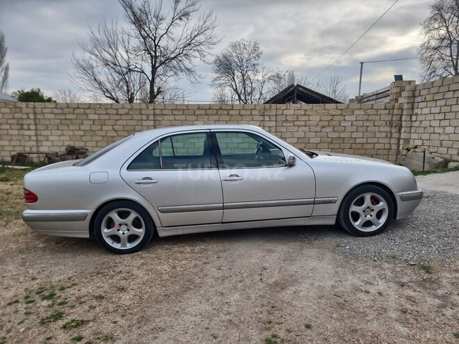 Mercedes E 240 2000, 226,000 km - 2.4 l - Bərdə
