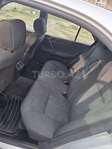 Mercedes E 240 2000, 226,000 km - 2.4 l - Bərdə