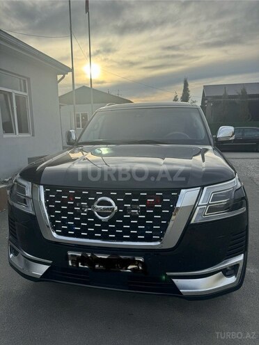 Nissan Patrol 2010, 220,000 km - 5.6 l - Bakı