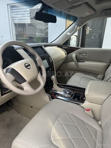 Nissan Patrol 2010, 220,000 km - 5.6 l - Bakı