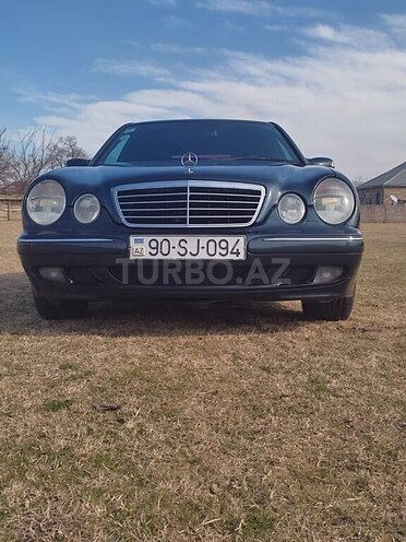 Mercedes E 220 2001, 404,000 km - 2.2 l - Beyləqan