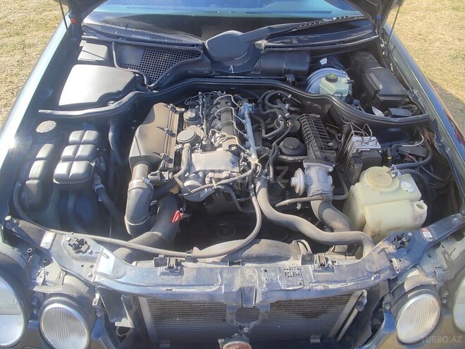 Mercedes E 220 2001, 404,000 km - 2.2 l - Beyləqan