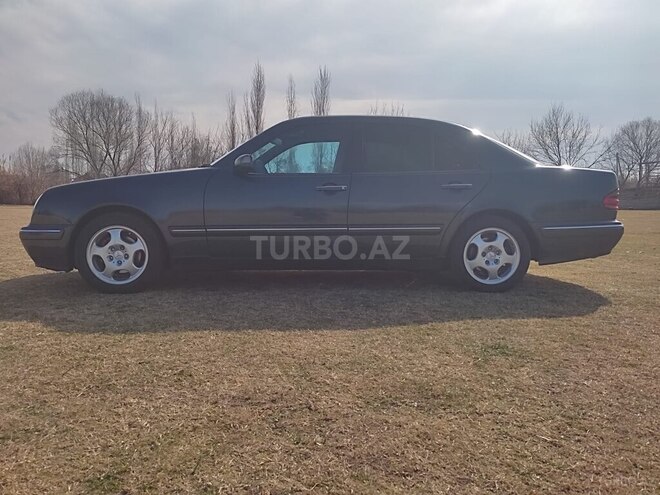 Mercedes E 220 2001, 404,000 km - 2.2 l - Beyləqan