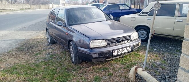 Volkswagen Golf 1993, 365,460 km - 1.6 l - Zaqatala