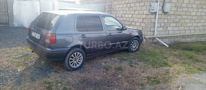 Volkswagen Golf 1993, 365,460 km - 1.6 l - Zaqatala