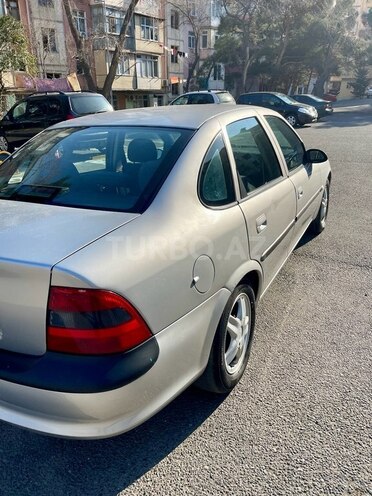 Opel Vectra 1997, 220,000 km - 2.0 l - Bakı