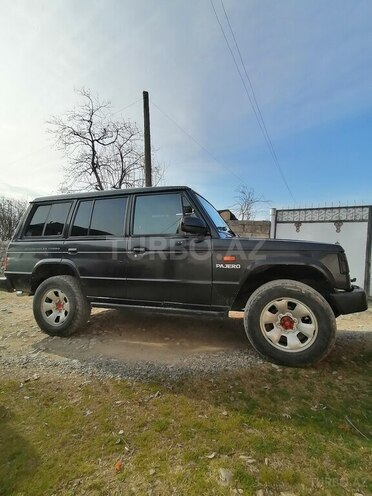 Mitsubishi Pajero 1990, 431,829 km - 2.5 л - Qax