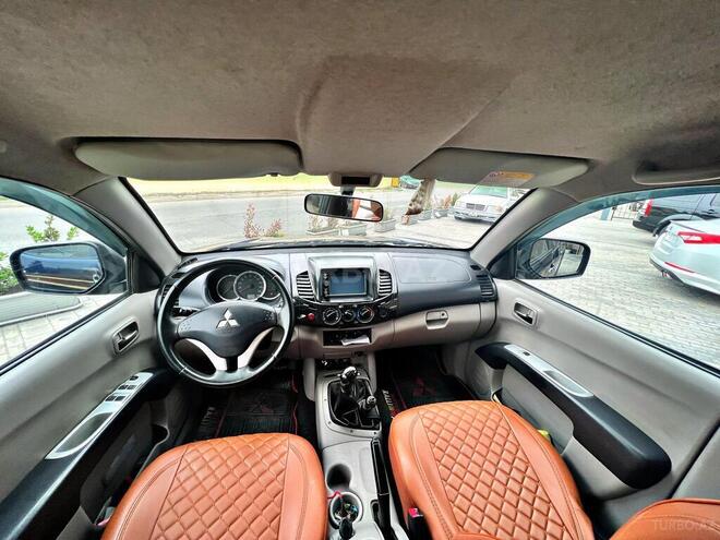 Mitsubishi L200 2012, 279,000 km - 2.5 л - Bakı