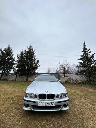 BMW 523