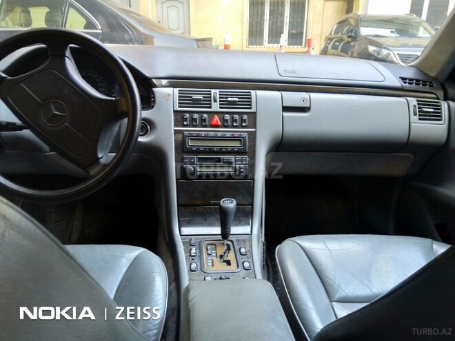 Mercedes E 300 1998, 298,000 km - 3.0 l - Bakı