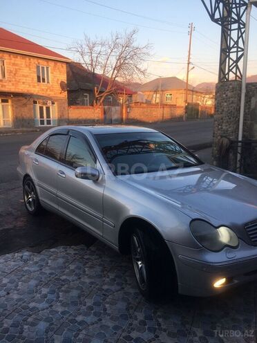 Mercedes C 200 2000, 327,000 km - 2.0 л - Qax
