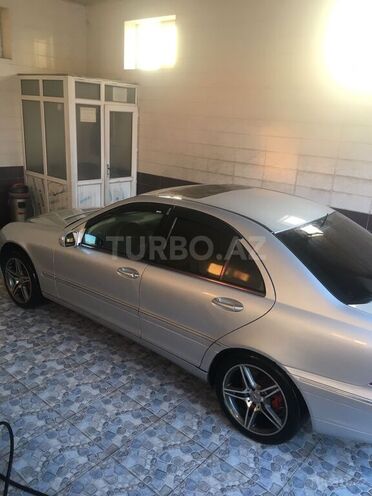 Mercedes C 200 2000, 327,000 km - 2.0 л - Qax