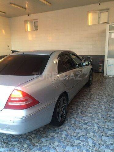 Mercedes C 200 2000, 327,000 km - 2.0 л - Qax
