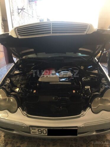 Mercedes C 200 2000, 327,000 km - 2.0 л - Qax