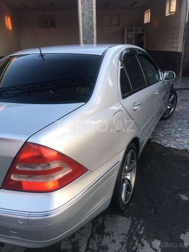 Mercedes C 200 2000, 327,000 km - 2.0 л - Qax