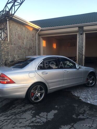Mercedes C 200 2000, 327,000 km - 2.0 л - Qax