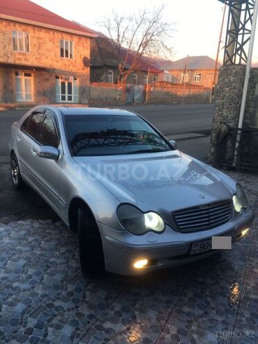 Mercedes C 200 2000, 327,000 km - 2.0 л - Qax