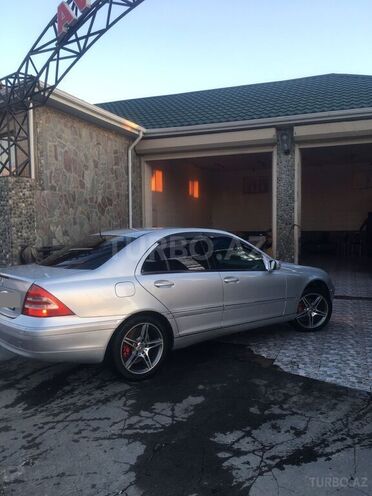 Mercedes C 200 2000, 327,000 km - 2.0 л - Qax
