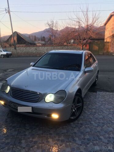Mercedes C 200 2000, 327,000 km - 2.0 л - Qax