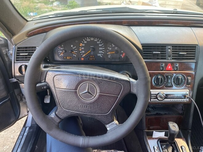 Mercedes C 200 1998, 311,147 km - 2.0 l - Bakı